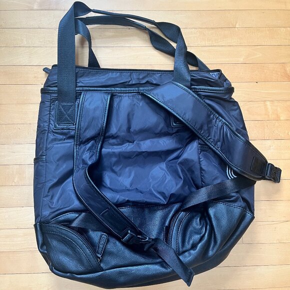 Black Lole Tote/Backpack - Picture 2 of 4